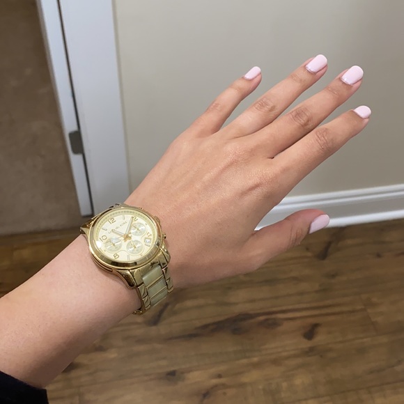 Michael Kors watch - Picture 3 of 3